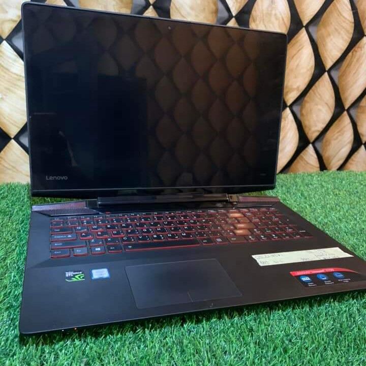 Lenovo ideapad y 700